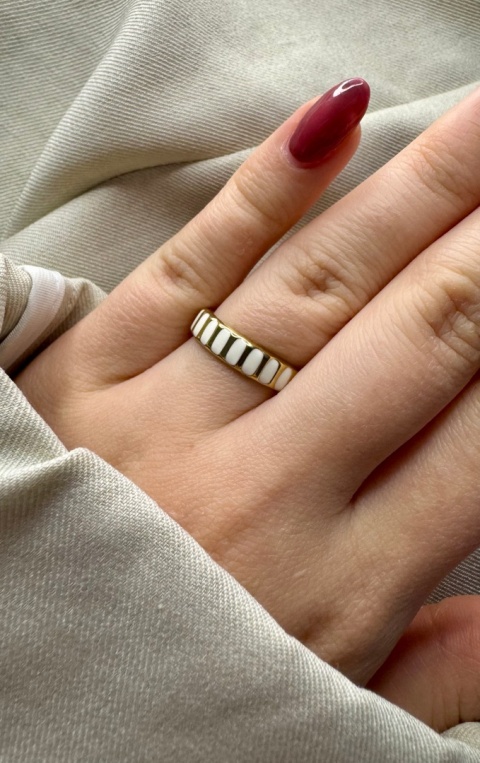 Pierścionek LOVELY WHITE